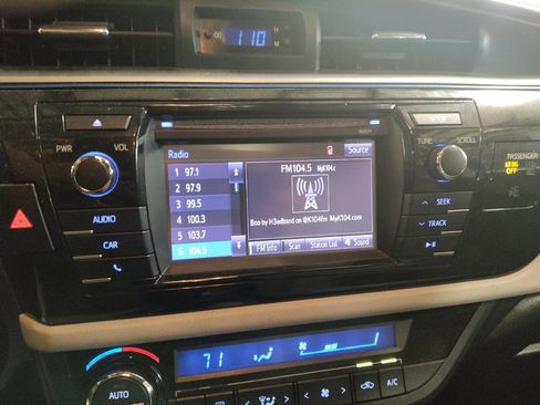 Used 2016 Toyota Corolla LE FWD image 25