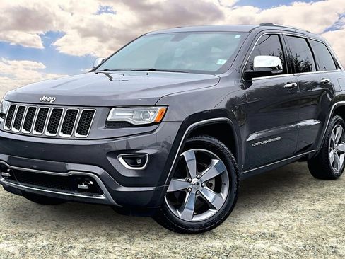 Used 2015 Jeep Grand Cherokee Overland AWD/4WD image 3