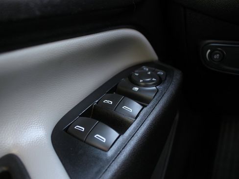 Used 2018 Chevrolet Equinox LT image 13