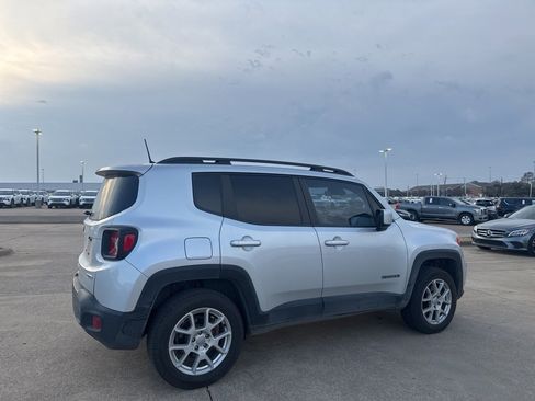 Used 2019 Jeep Renegade Latitude image 25