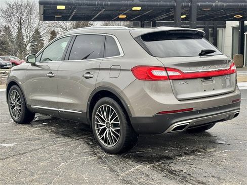 Used 2017 Lincoln MKX Reserve w/ Lincoln MKX Climate Package image 3