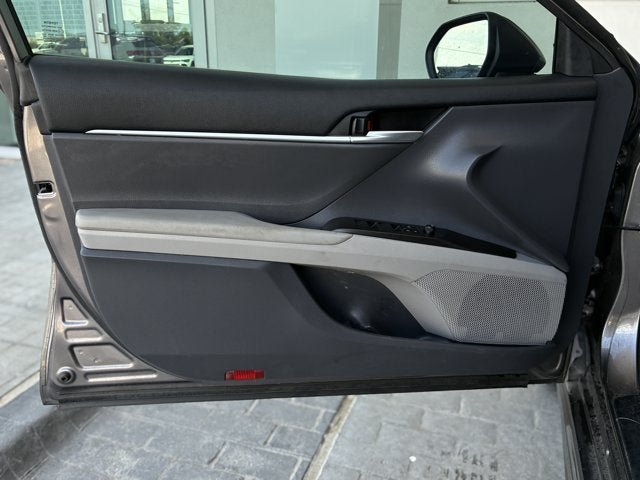 Used 2023 Toyota Camry SE FWD image 11