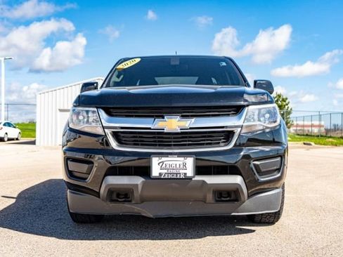 Used 2020 Chevrolet Colorado LT AWD/4WD image 2