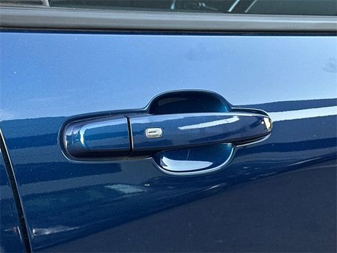 Used 2022 Chevrolet Equinox LS image 8