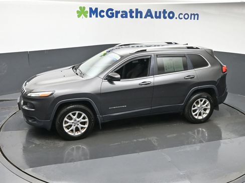 Used 2017 Jeep Cherokee Latitude w/ Safety/Convenience Group AWD/4WD image 17