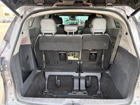 Used 2021 Toyota Sienna XLE FWD image 20