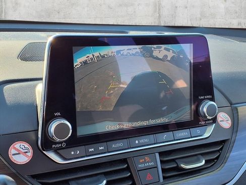 Used 2024 Nissan Altima 2.5 SV image 16