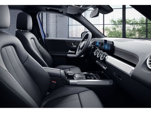Used 2023 Mercedes-Benz GLB 250 4MATIC image 4