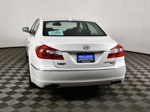 Used 2013 Hyundai Genesis 5.0 R-Spec RWD image 7