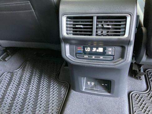 New 2026 Volkswagen Atlas Peak Edition image 37