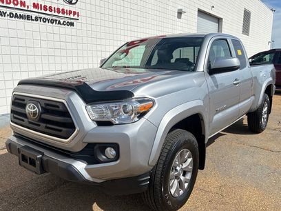 Used 2019 Toyota Tacoma SR5 w/ SR5 Appearance Package (SM)