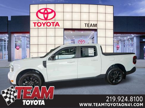 Used 2024 Ford Maverick Lariat w/ Black Appearance Package FWD image 1