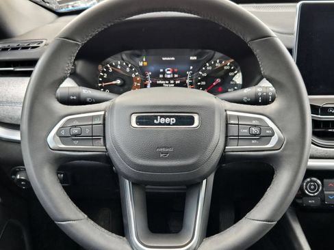 Used 2024 Jeep Compass Latitude AWD/4WD image 20