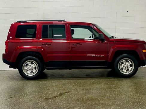 Used 2014 Jeep Patriot Sport w/ Power Value Group image 11