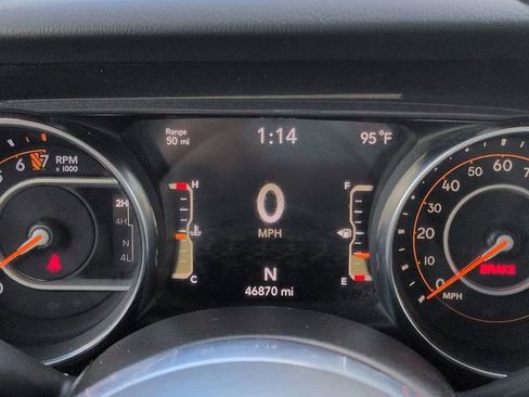 Used 2020 Jeep Wrangler Unlimited Sahara AWD/4WD image 25