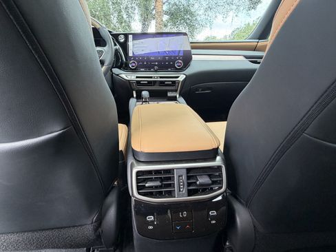 Used 2024 Lexus RX 350 w/ Convenience Package AWD/4WD image 38