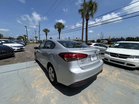 Used 2018 Kia Forte LX FWD image 5