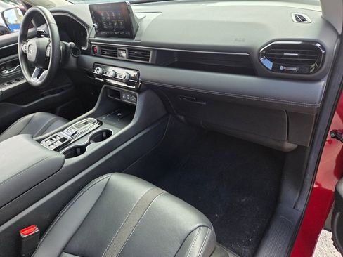 Used 2025 Honda Pilot Touring image 18