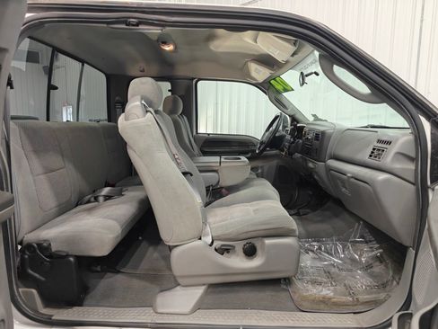 Used 2004 Ford F250 XLT AWD/4WD image 25