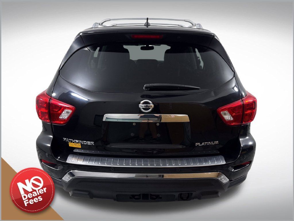 Used 2017 Nissan Pathfinder Platinum FWD image 5