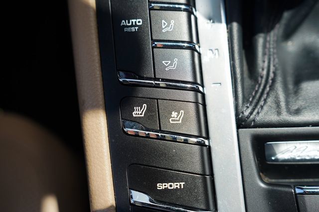 Used 2020 Porsche Macan AWD/4WD image 36