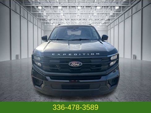 Used 2025 Ford Expedition Active RWD image 8