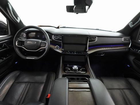 Used 2022 Jeep Grand Wagoneer Series II w/ Premium Group II image 5