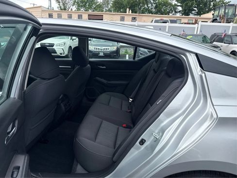 Used 2019 Nissan Altima 2.5 SV FWD image 10