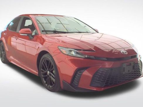 Used 2025 Toyota Camry SE w/ Convenience Package FWD image 9