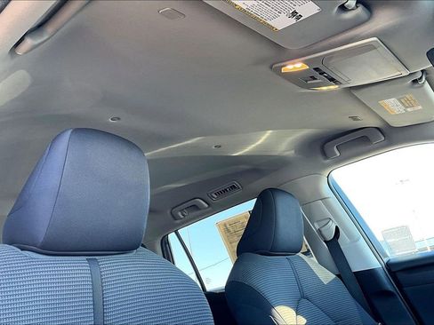 Used 2024 Toyota Highlander LE image 21