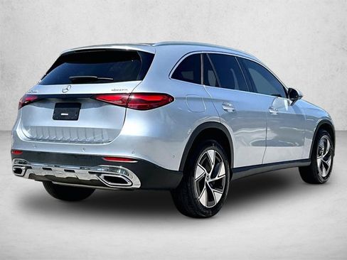 Used 2023 Mercedes-Benz GLC 300 4MATIC image 2