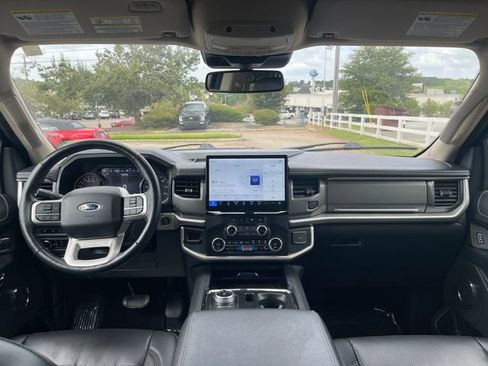Certified 2024 Ford Expedition XLT AWD/4WD image 12