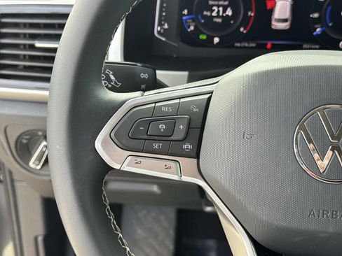 Used 2023 Volkswagen Atlas SE w/ Black Wheel Package image 23