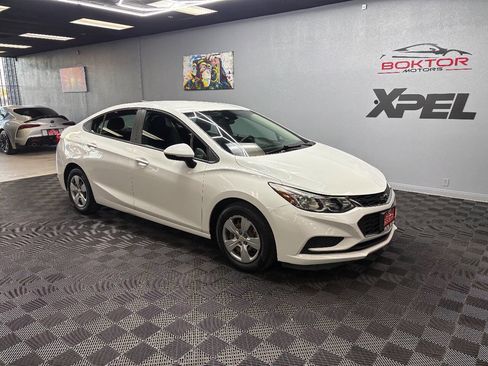 Used 2017 Chevrolet Cruze LS image 2