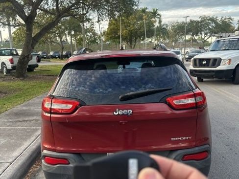 Used 2015 Jeep Cherokee Sport w/ Sport Appearance Group image 6