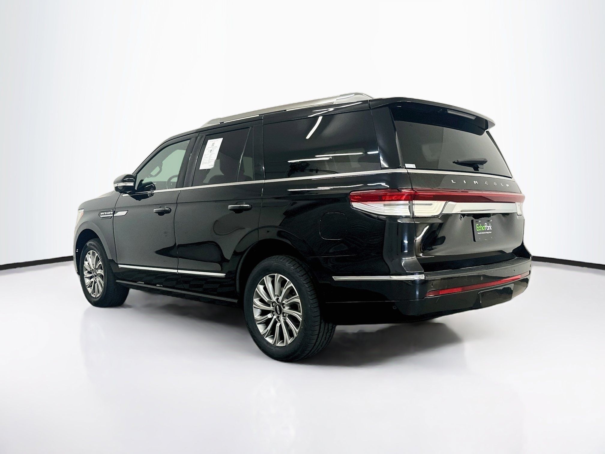 Used 2024 Lincoln Navigator Premiere AWD/4WD image 5