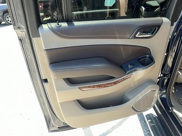Used 2018 Chevrolet Suburban Premier AWD/4WD image 16