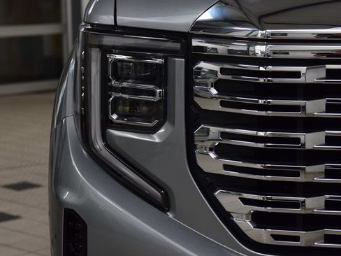 Used 2024 GMC Sierra 1500 Denali w/ Denali Reserve Package AWD/4WD image 12