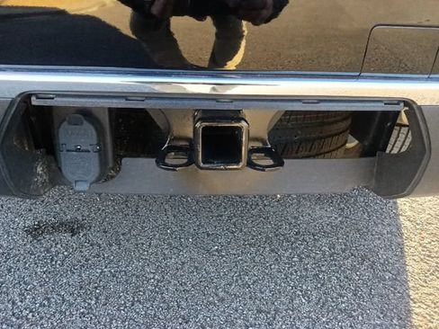 Used 2024 Chevrolet Suburban Premier RWD image 31