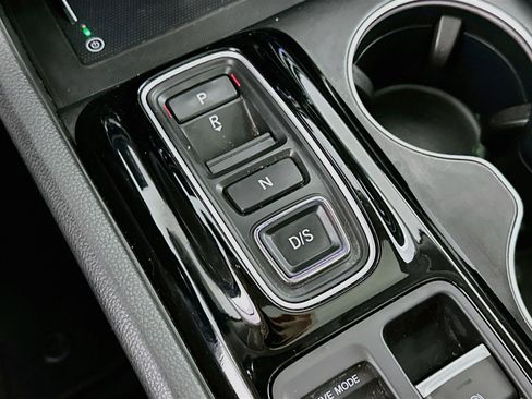 Used 2023 Honda Pilot Touring image 25