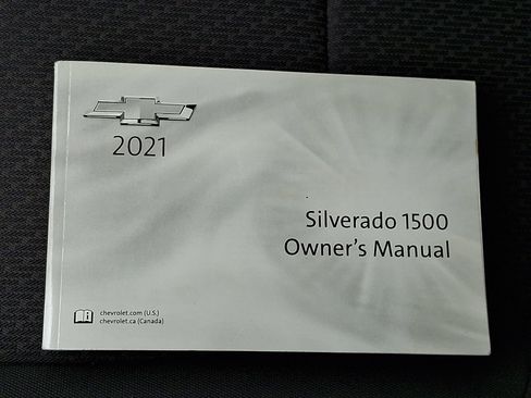 Used 2021 Chevrolet Silverado 1500 Custom Trail Boss AWD/4WD image 26