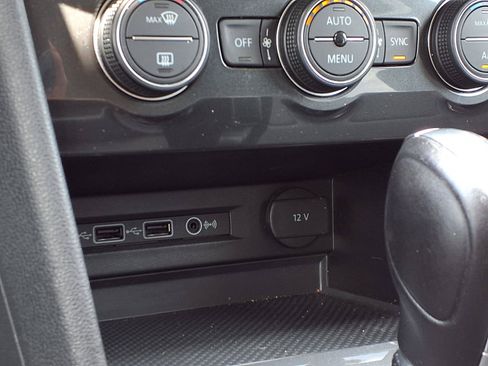 Used 2019 Volkswagen Tiguan SE w/ 3rd Row Seat Package AWD/4WD image 11