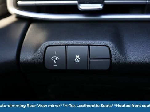 Used 2025 Hyundai Elantra Limited FWD image 17
