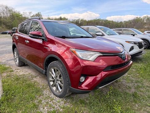 Used 2018 Toyota RAV4 Limited w/ Advanced Technology Package image 9