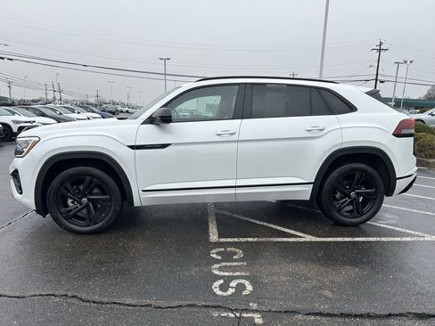 Certified 2025 Volkswagen Atlas Cross Sport SEL R-Line image 4