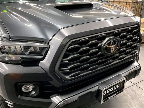 Used 2022 Toyota Tacoma TRD Sport w/ Technology Package image 29