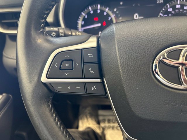 Used 2022 Toyota Highlander XLE AWD/4WD image 25