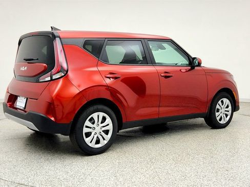 Used 2025 Kia Soul LX FWD image 5