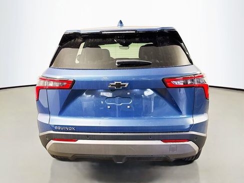 New 2026 Chevrolet Equinox LT w/ Convenience Package II FWD image 7