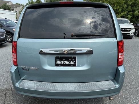 Used 2008 Chrysler Town & Country LX FWD image 5